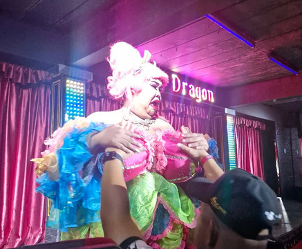 Bluedragon Cabaret Shows-Khlong Haeng必去景点