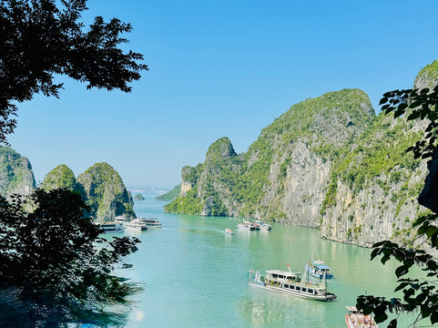 Amethyst Day Cruise-下龙湾必去景点