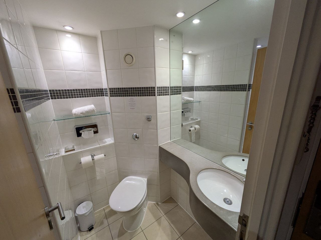 韦克菲尔德温德姆华美达酒店主图