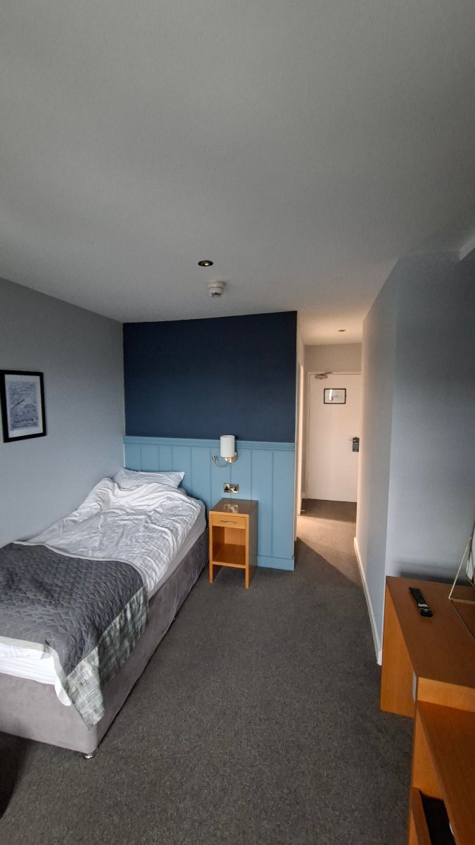 南霍隆阿姆斯酒店-客卧