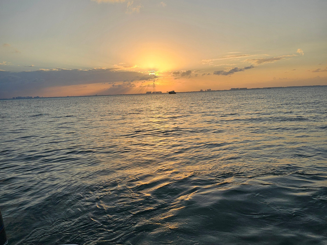 Pamela Tours Fishing & Snorkeling-女人岛必去景点