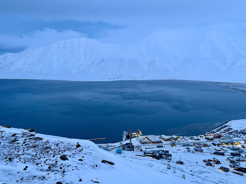 Svalbard Wildlife Expeditions-朗伊尔城必去景点