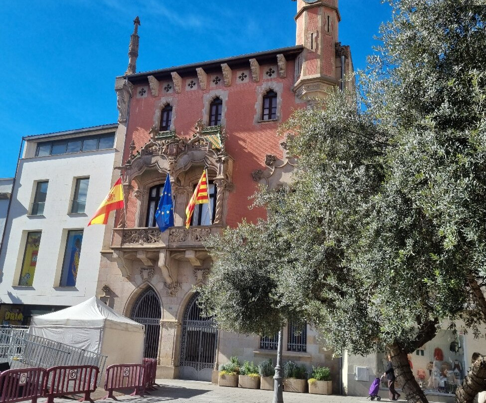 Ayuntamiento De Granollers-格拉诺列尔斯必去景点