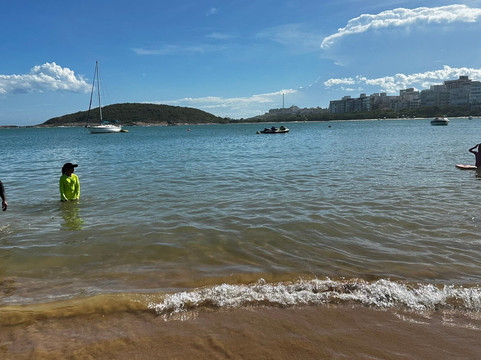 Praia Peracanga-瓜拉帕里必去景点