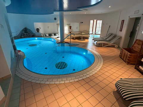 罗马少年酒店主图