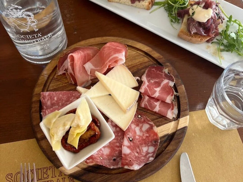 Fonterutoli葡萄酒度假村主图