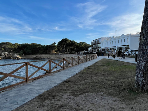 安普利耶斯旅馆主图