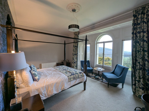 兰彼得猎鹰谷酒店主图