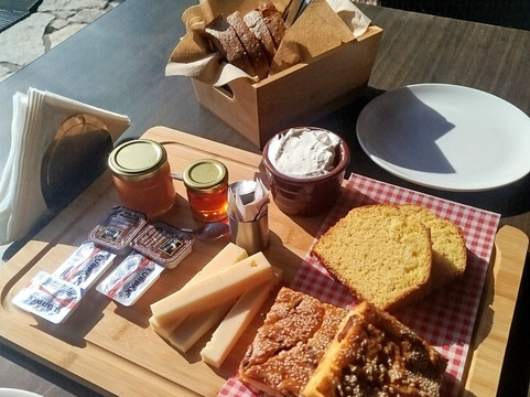 特佩特里纳酒店主图