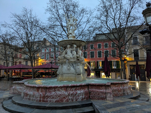 Fountain of Neptune-卡尔卡松必去景点