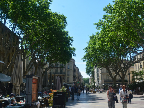 钟楼广场-阿维尼翁必去景点