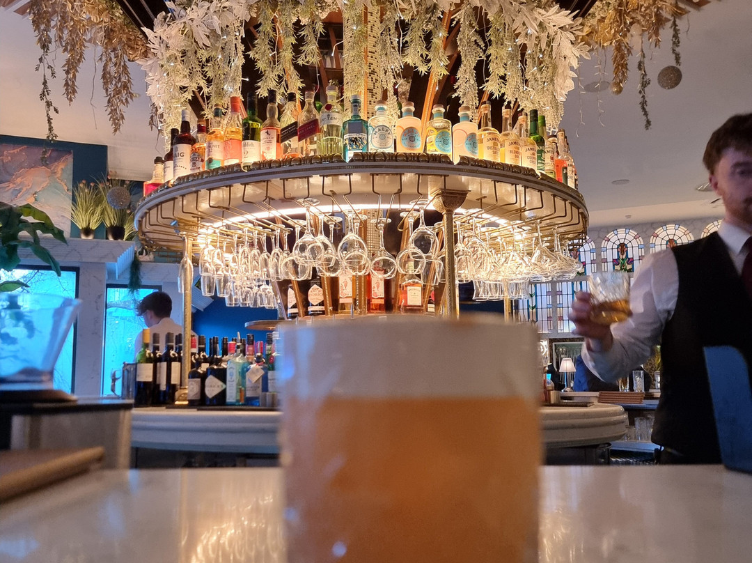 劳勒斯酒店主图