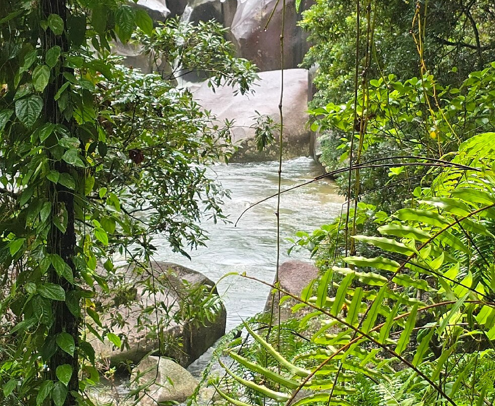 Babinda Boulders-Babinda必去景点