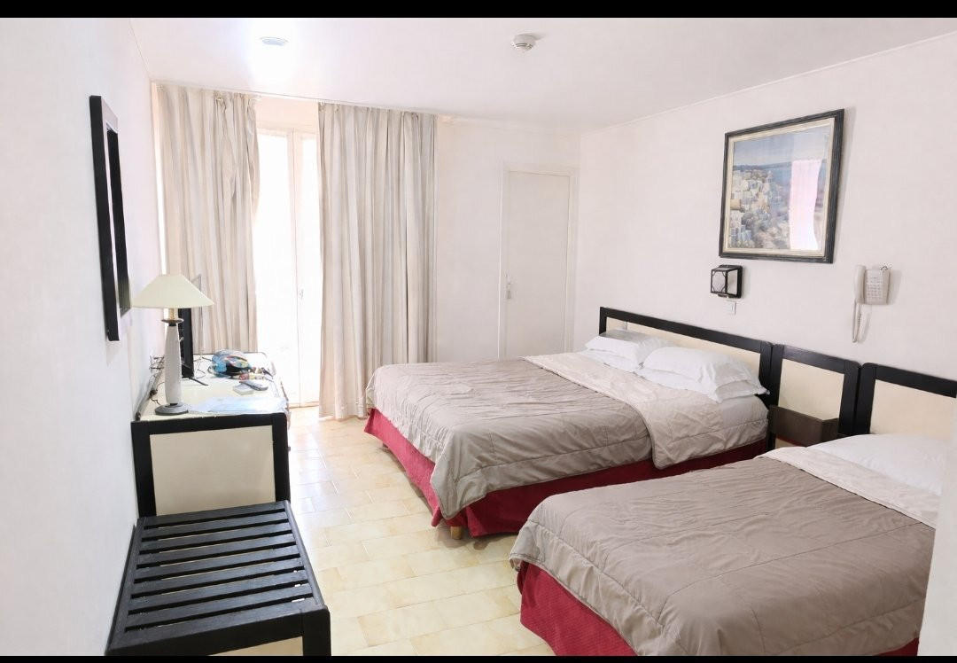 苏布里尼酒店主图