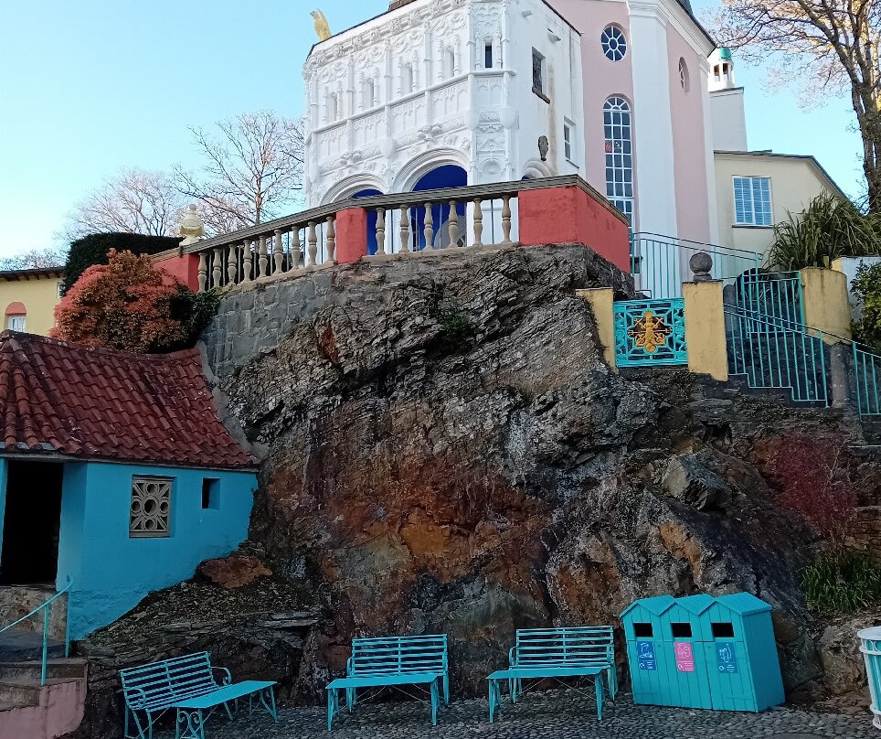 梅里昂港村与德多拉斯城堡酒店主图