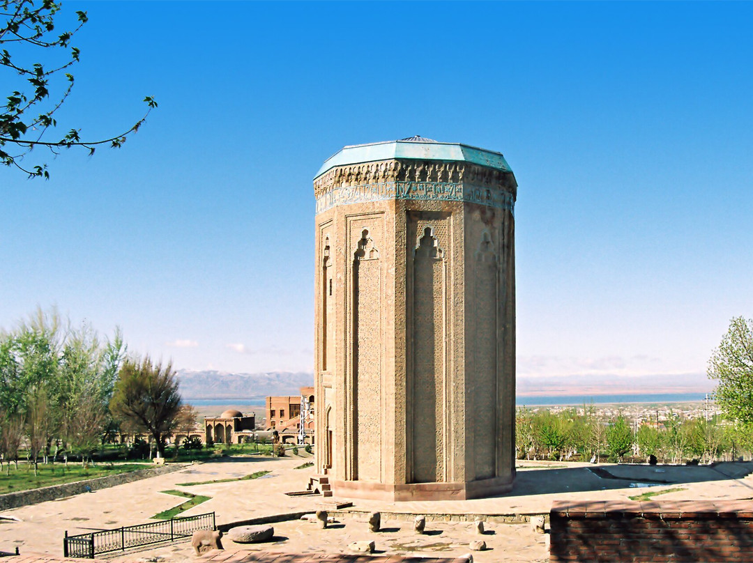 Momine Khatun Mausoleum-纳希切万 必去景点