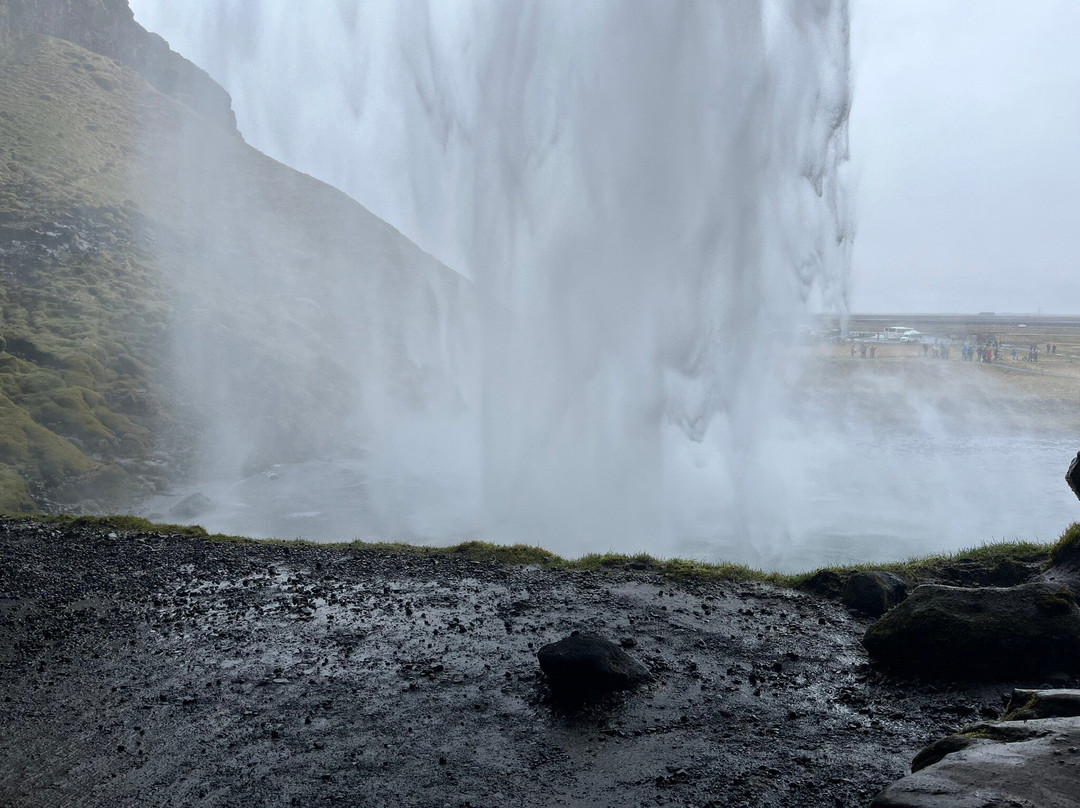 Seljalandsfoss waterfall-海拉必去景点