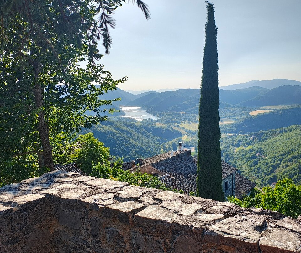 Castello Nobili Vitelleschi-Labro必去景点