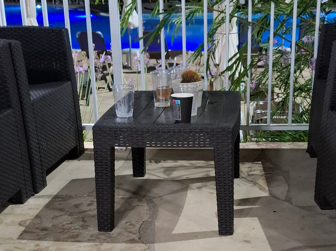 安提戈尼酒店