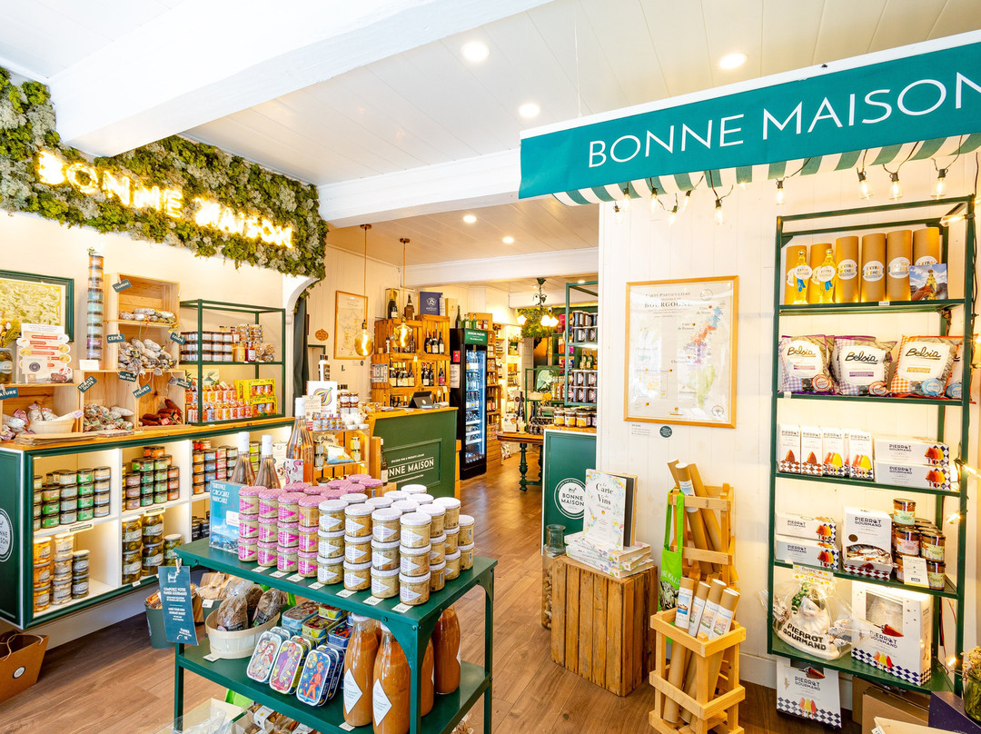 Bonne Maison-Charolles必去景点