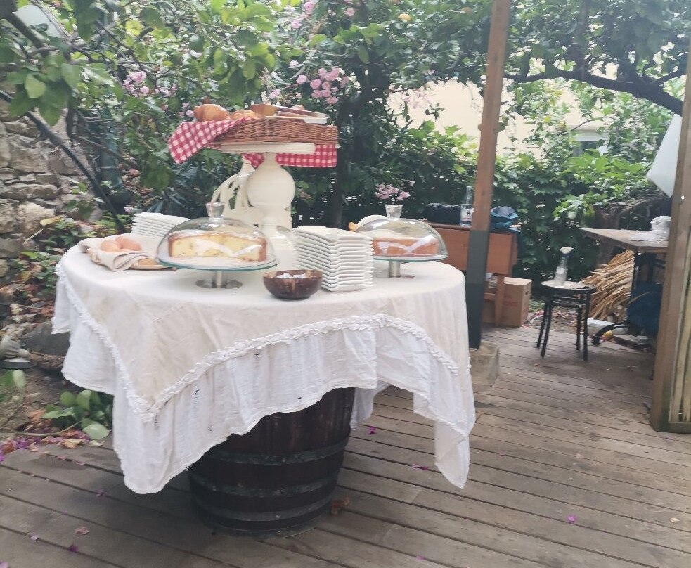 玛瑞娜酒店主图