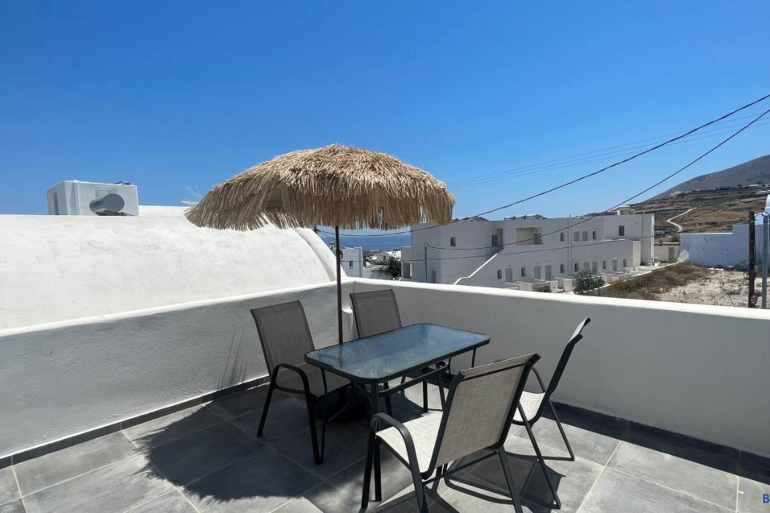 Aliki's Apartments