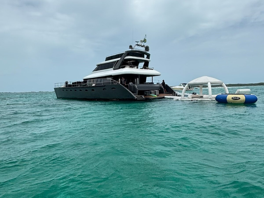 Atlantic Yacht Charters-天堂岛必去景点