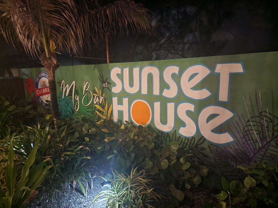 Sunset House主图