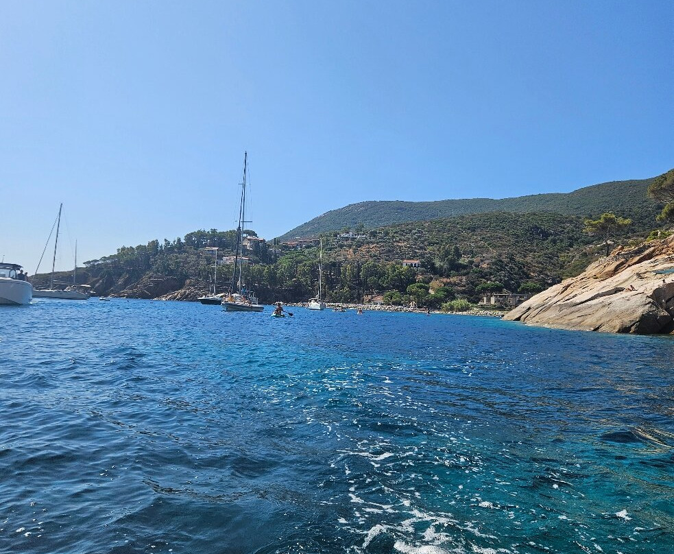 Cala dello Smeraldo-Isola del Giglio必去景点