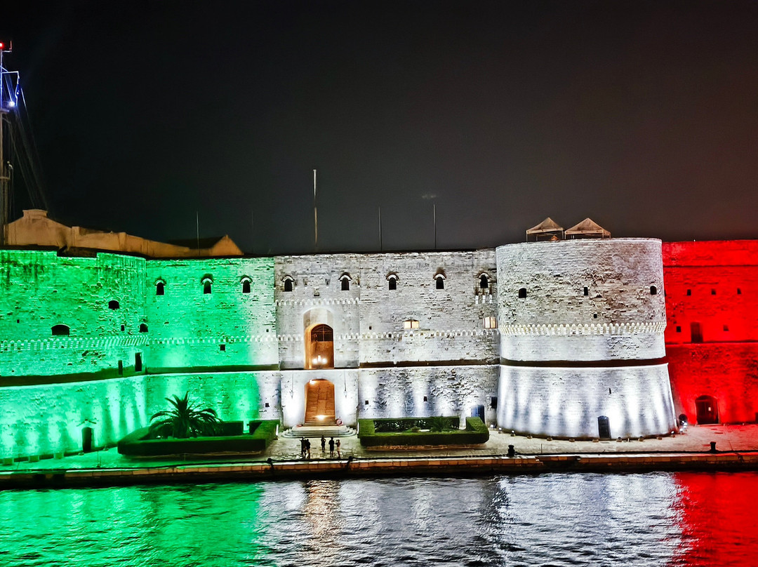 Castello Aragonese-塔兰托必去景点
