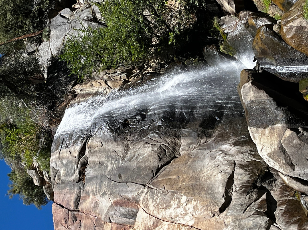 Grizzly Falls-红杉&国王峡谷国家公园必去景点