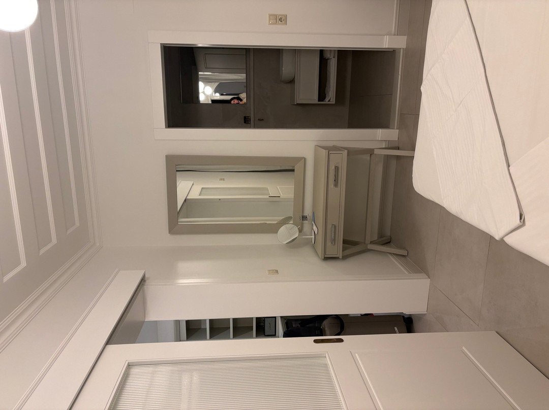 勒夫可酒店主图
