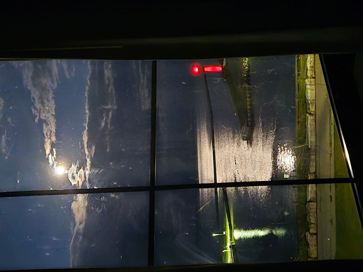 双河鹅卵石套房酒店-旅行者