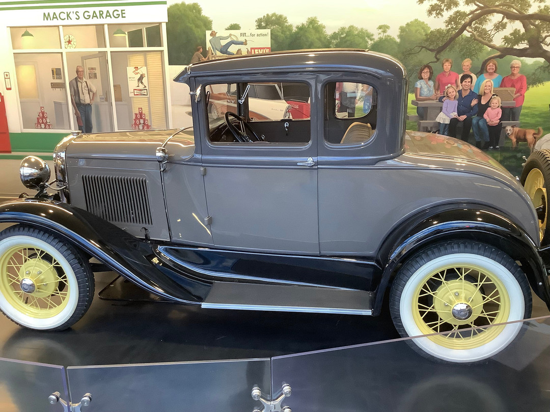 Woody’s Classic Cars & Baseball Museum-Cross Plains必去景点