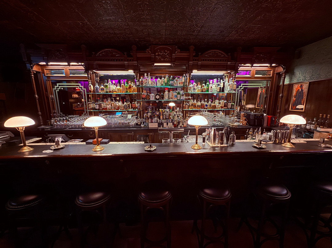 Twent's Cocktail Bar & Cigar Lounge-基尔希贝格必去景点