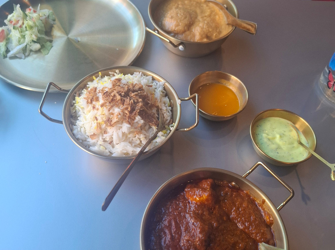 Curry & Pickles