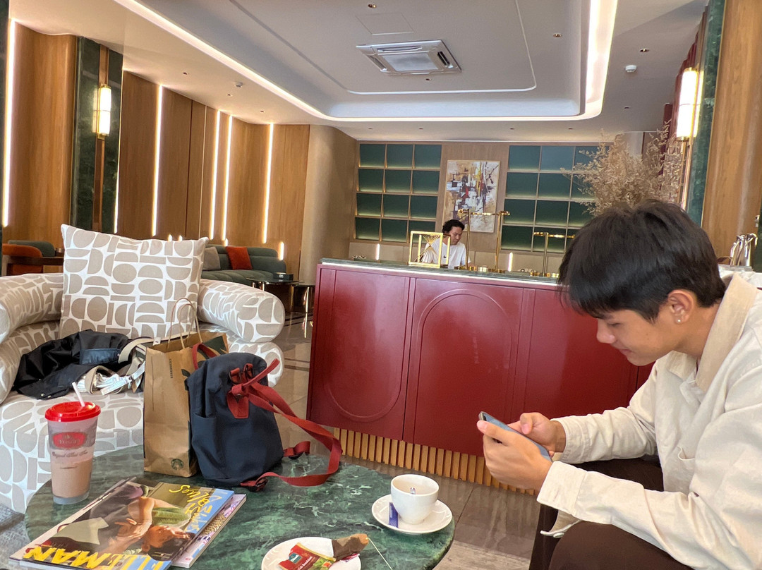 Nik Thi Sach Hotel