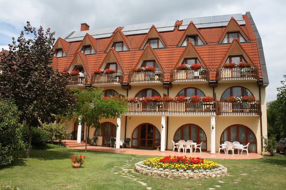 Agnes Hotel