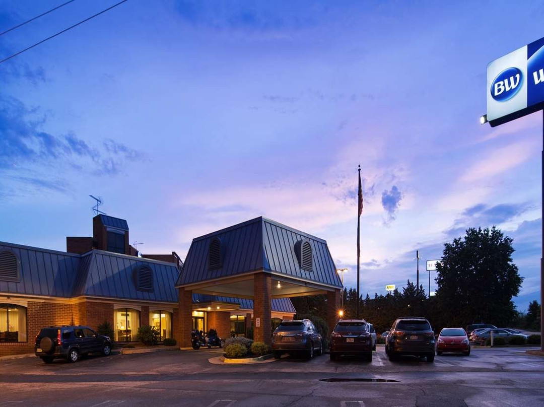 Best Western Staunton Inn主图