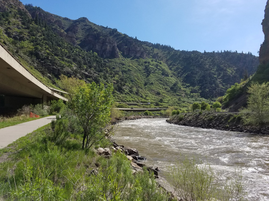 Glenwood Canyon Bike Trail-格伦伍德温泉必去景点
