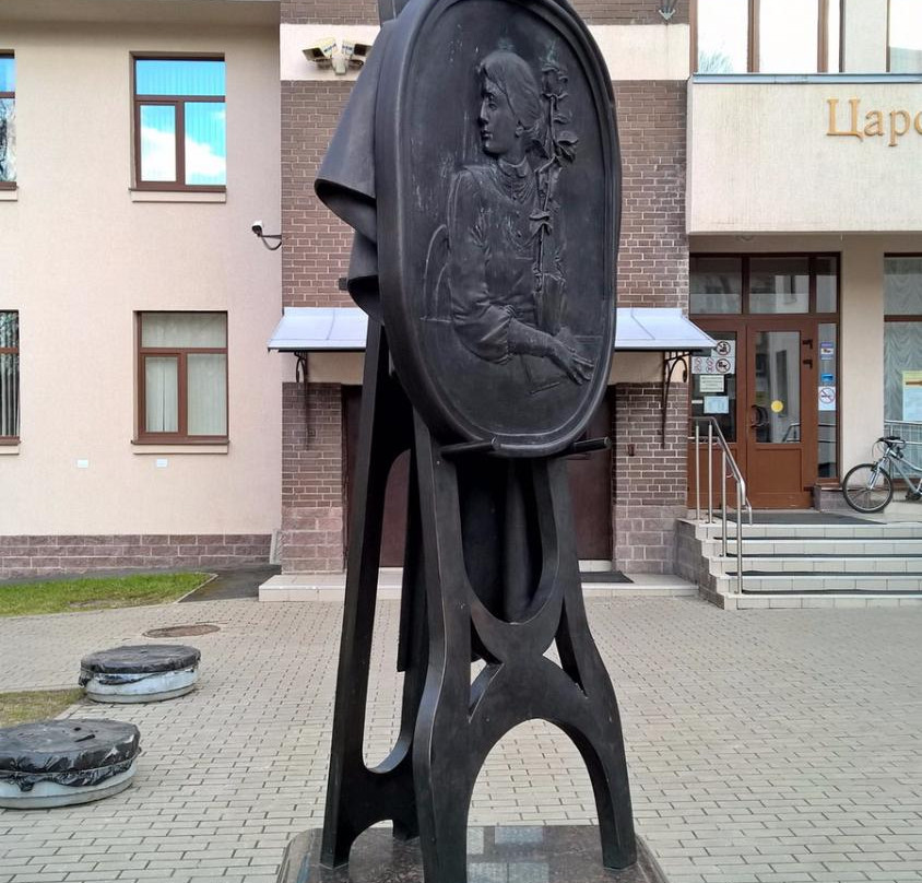 Monument to Anna Akhmatova景点图片