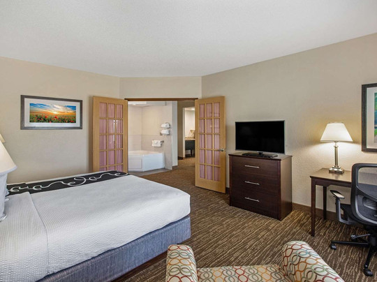 Comfort Inn & Suites Sarasota I75主图