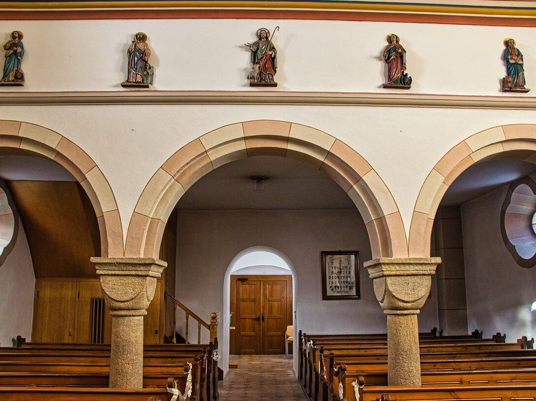 Pfarrkirche Mariä Namen-Roding必去景点