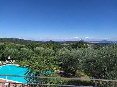 Relais Villa Sensano-泳池