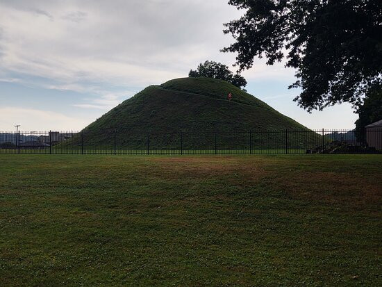Grave Creek Mound Archaeological Complex-Moundsville必去景点