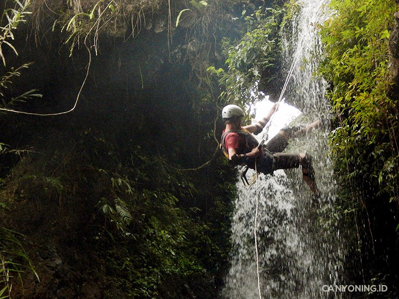 Canyoning Indonesia景点图片
