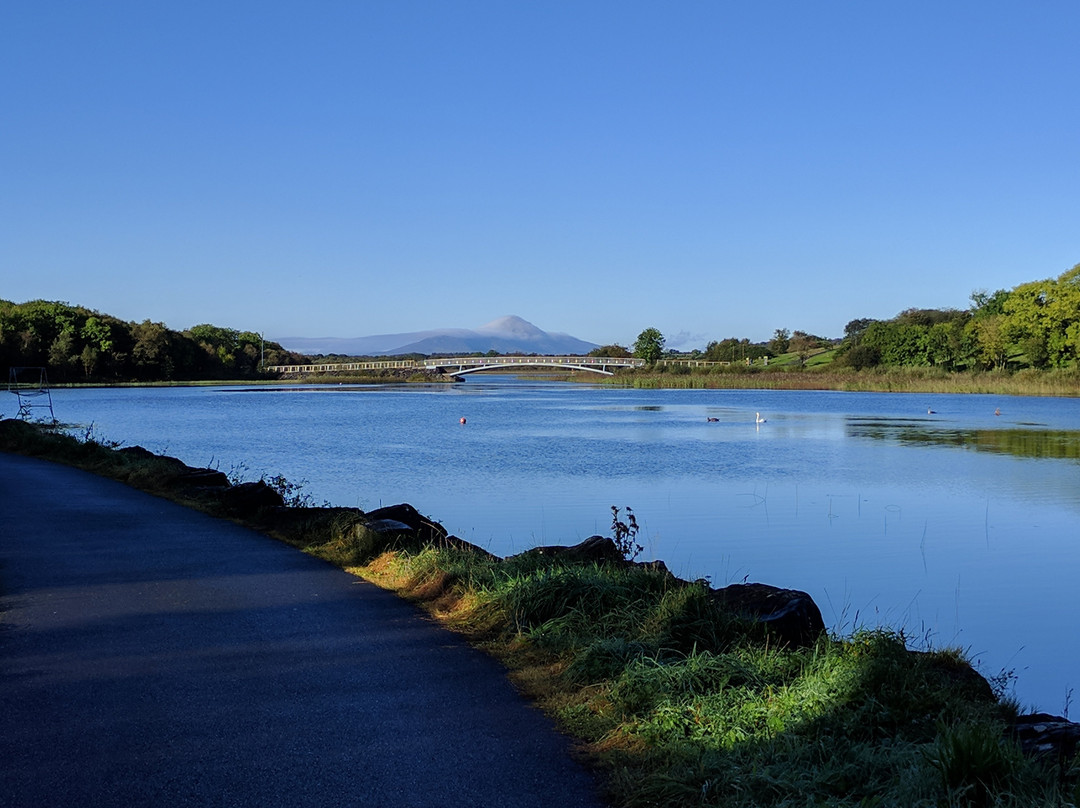 Lake Lannagh Hiking Trails景点图片