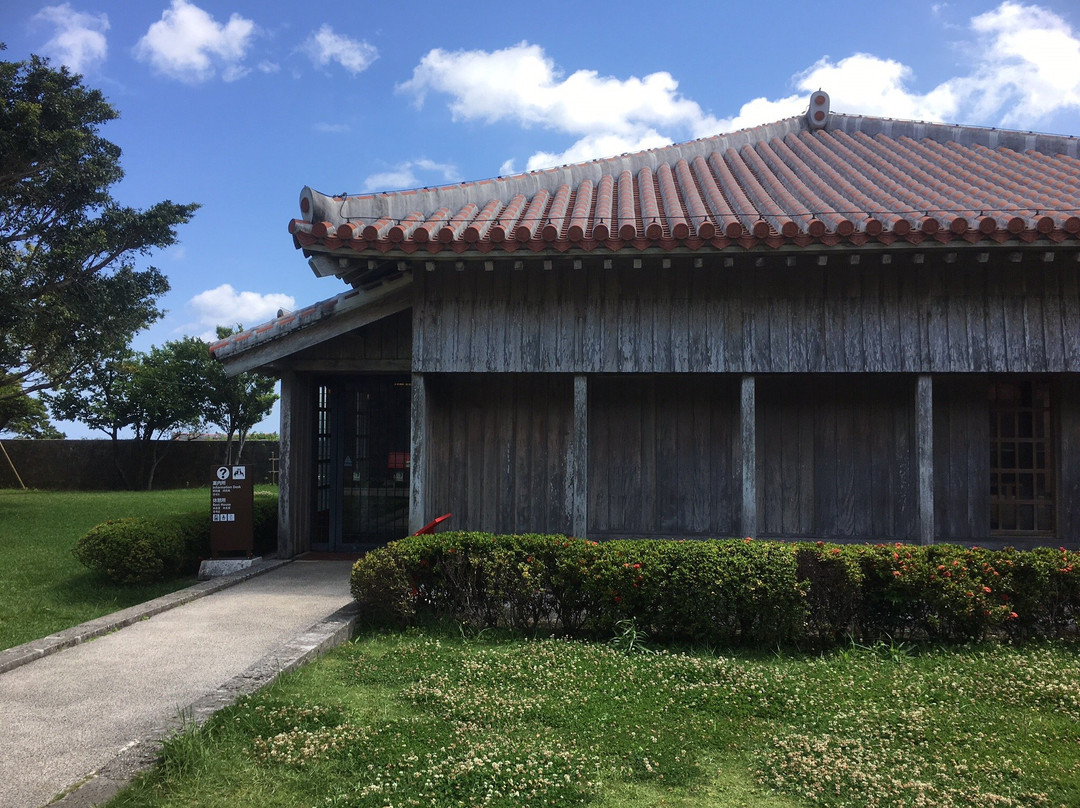 Keizuza and Yomotsuza-那霸市必去景点