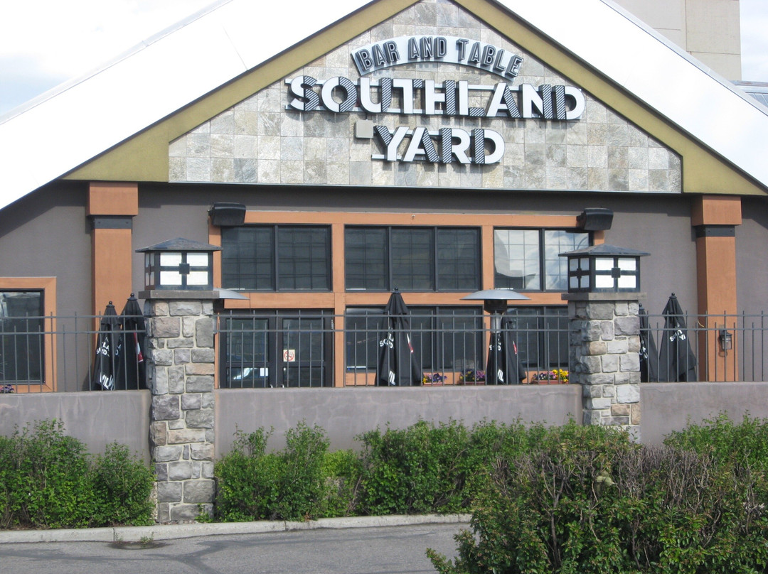 Southland Yard Bar and Table