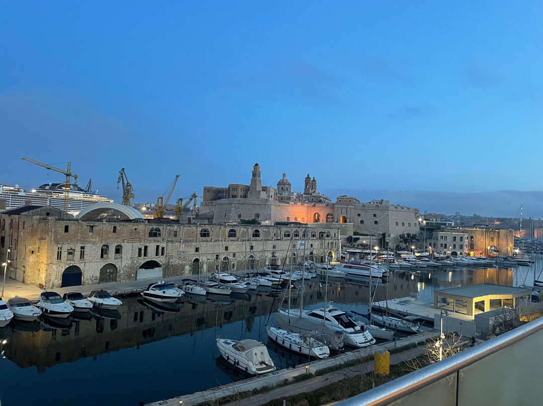 Dock 1 Boutique Hotel